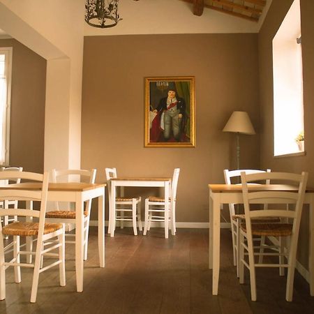 Bed and Breakfast Il Bianconiglio R&B Carraie Zewnętrze zdjęcie