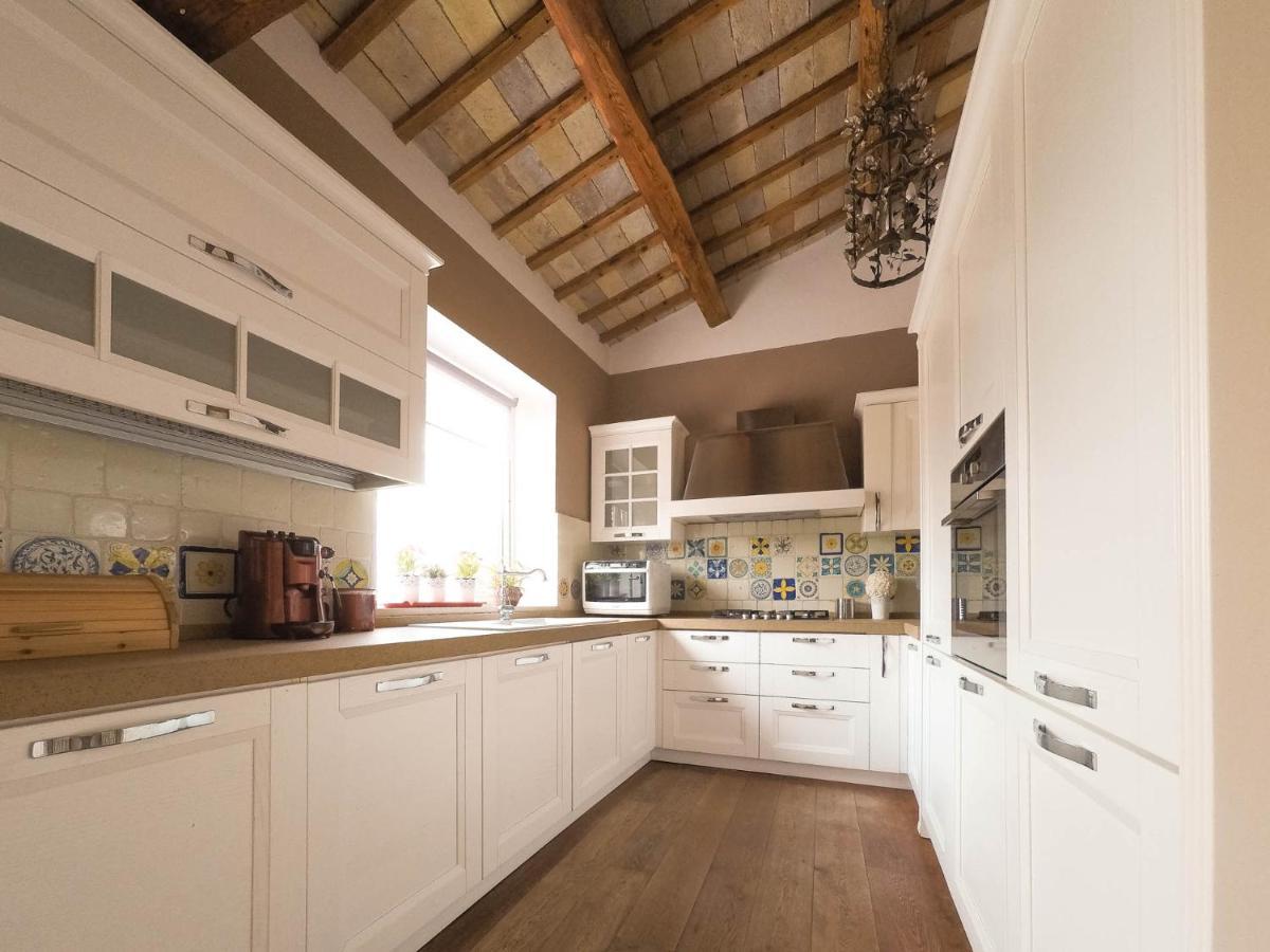 Bed and Breakfast Il Bianconiglio R&B Carraie Zewnętrze zdjęcie