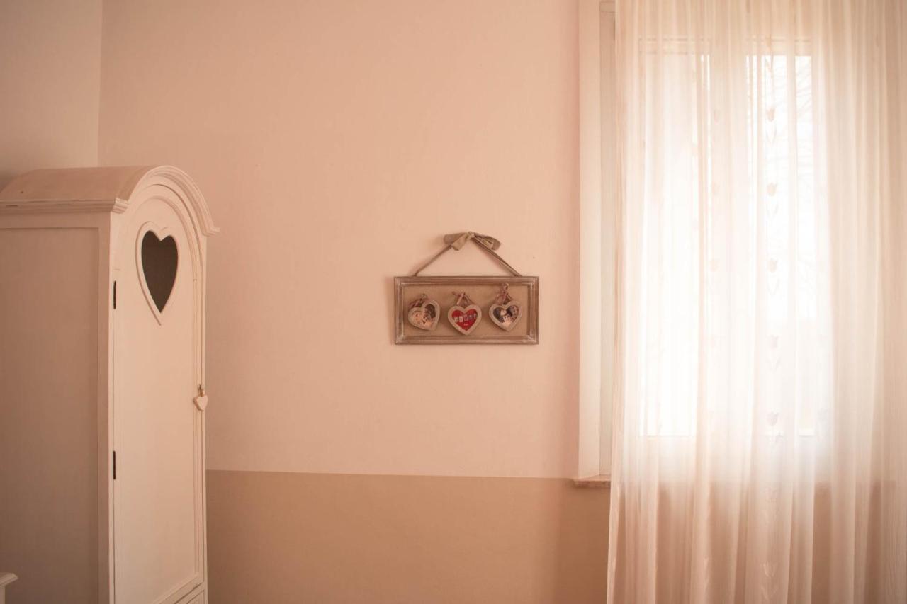 Bed and Breakfast Il Bianconiglio R&B Carraie Zewnętrze zdjęcie